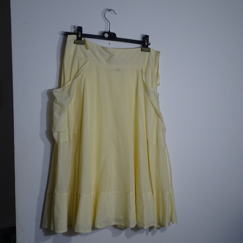 COPY - DNKY SKIRT IN Excellent  Condtion
